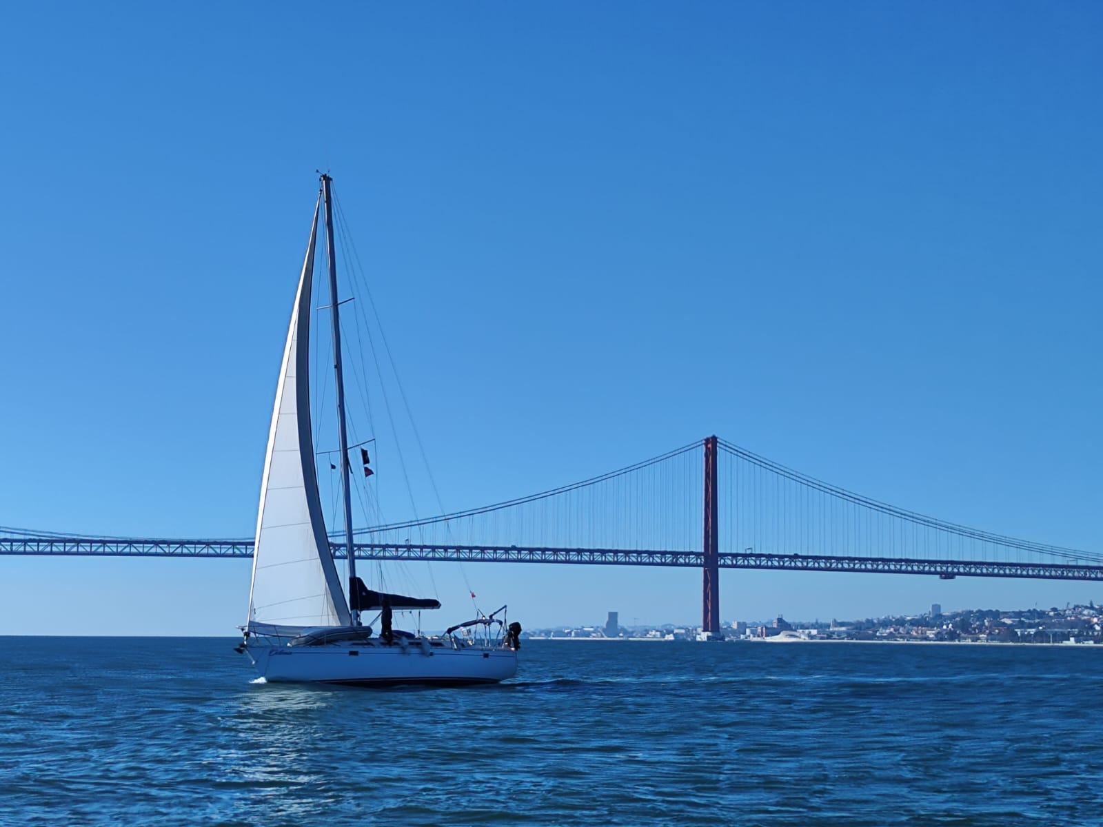 Passeio de Veleiro em Lisboa - SAIL IN CREATING GREAT MEMORIES